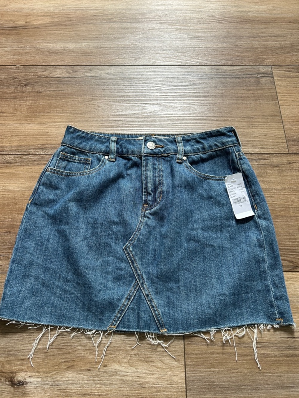 Pacsun women’s cutoff jean skirt size 24 brand new with tags